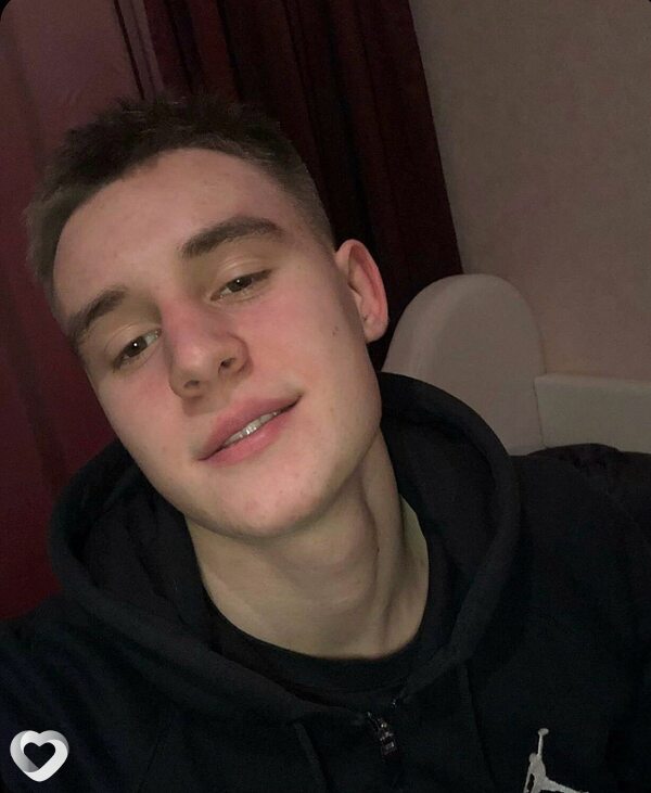 Артем, 19, Калининграде — анкета №4273095
