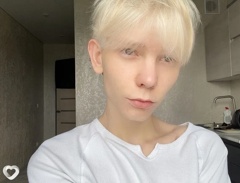 Лёша, 19, Барнауле — анкета №4274417