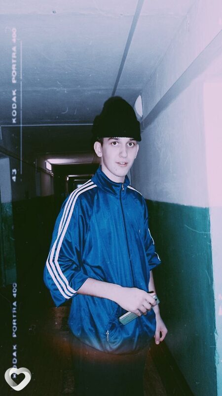 Виктор, 19, Барнауле — анкета №4274385