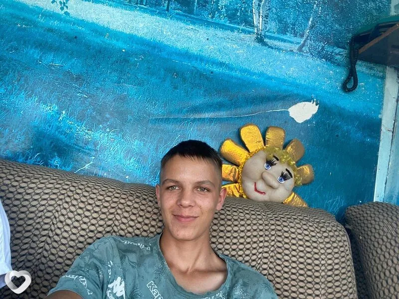 Данил, 18, Горно-Алтайске — анкета №4275835