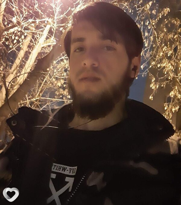 Али, Турсунзаде