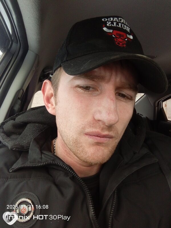 Дмитрий, 27, Горно-Алтайске — анкета №4277963