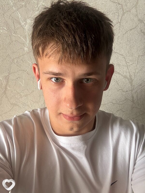 Данил, 18, Старом Осколе — анкета №4278613