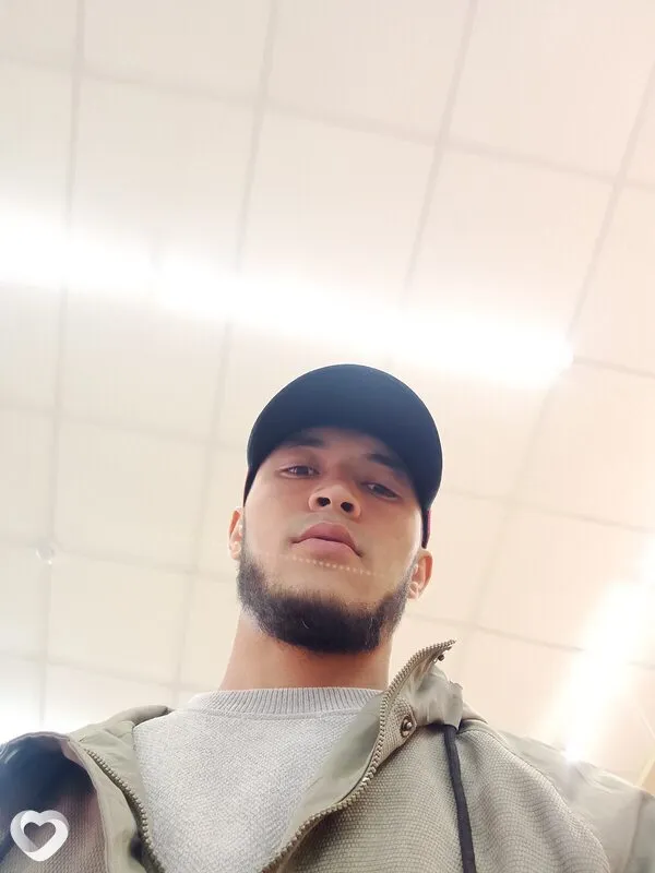 Олег, 24, Барнауле — анкета №4279046
