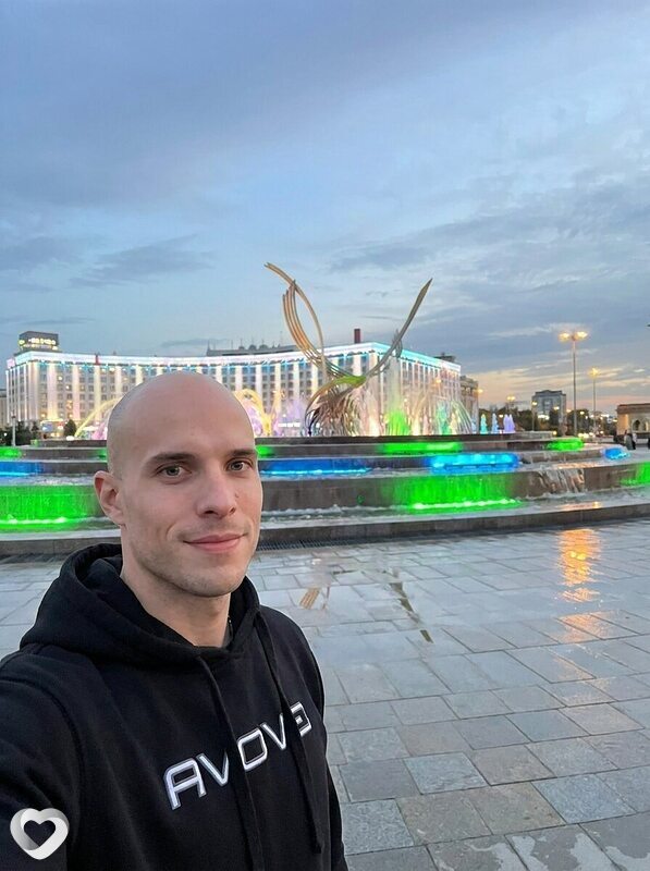 Максим, 21, Москве — анкета №4279290