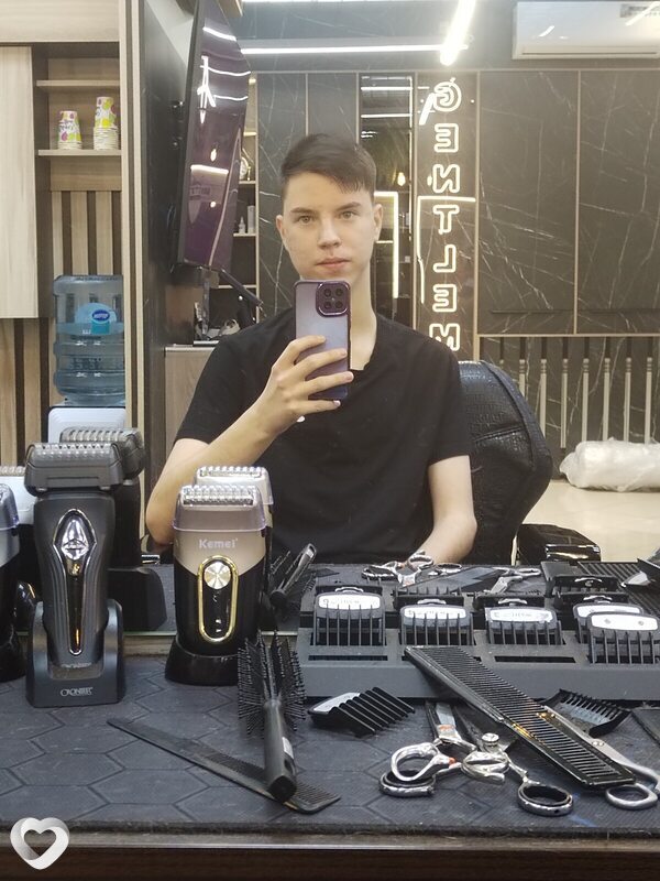 Евгений, 19, Ханты-Мансийске — анкета №4280793