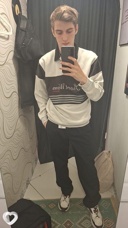 Виталий, 18, Тюмени — анкета №4281354
