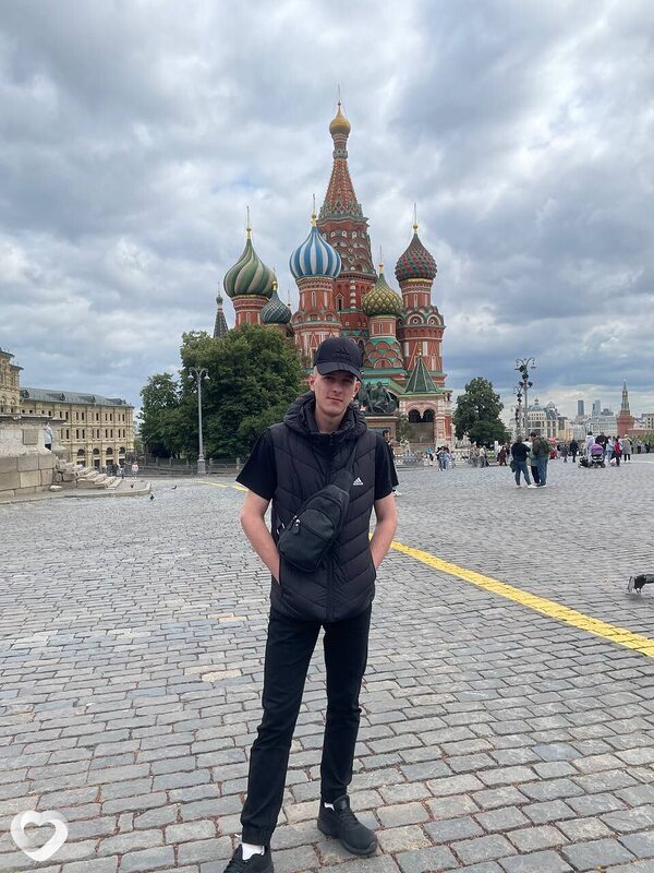 Артём, 23, Барнауле — анкета №4282052