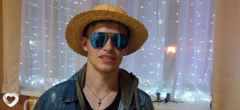 Денис, 20, Витебске — анкета №4290039