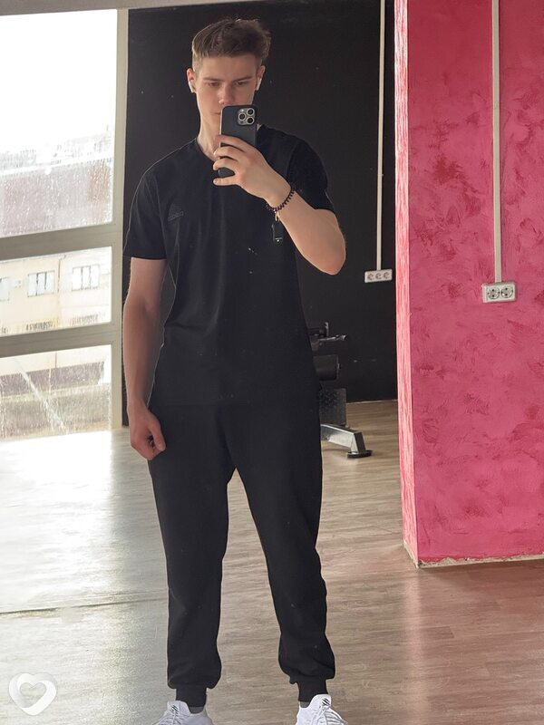 Данил, 19, Бузулуке — анкета №4292550