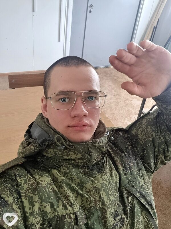 Ярослав, 20, Москве — анкета №4292650