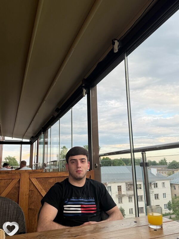 Мартун, 21, Новомосковске — анкета №4292876