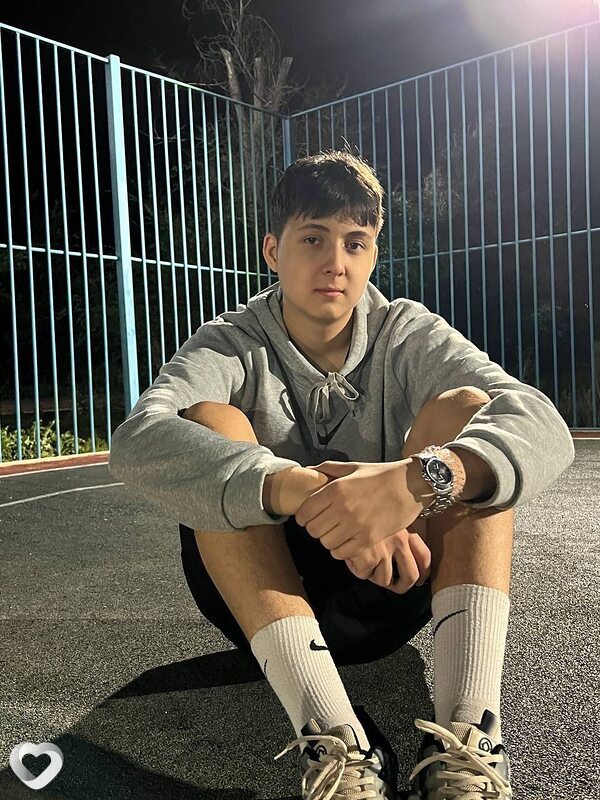 Артур, 19, Оренбурге — анкета №4296720