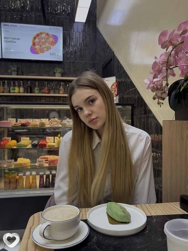 Саша, 21, Москве — анкета №4297843