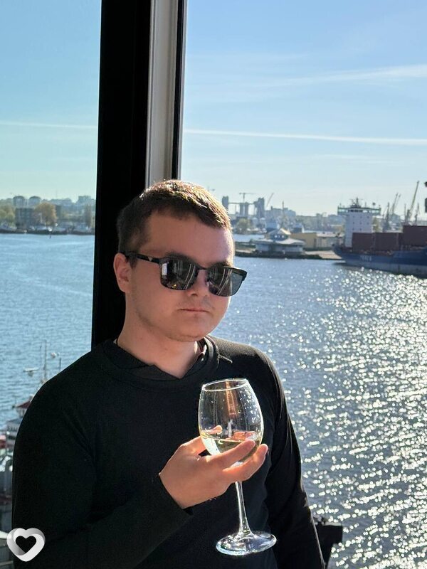 Владимир, 21, Калининграде — анкета №4299363