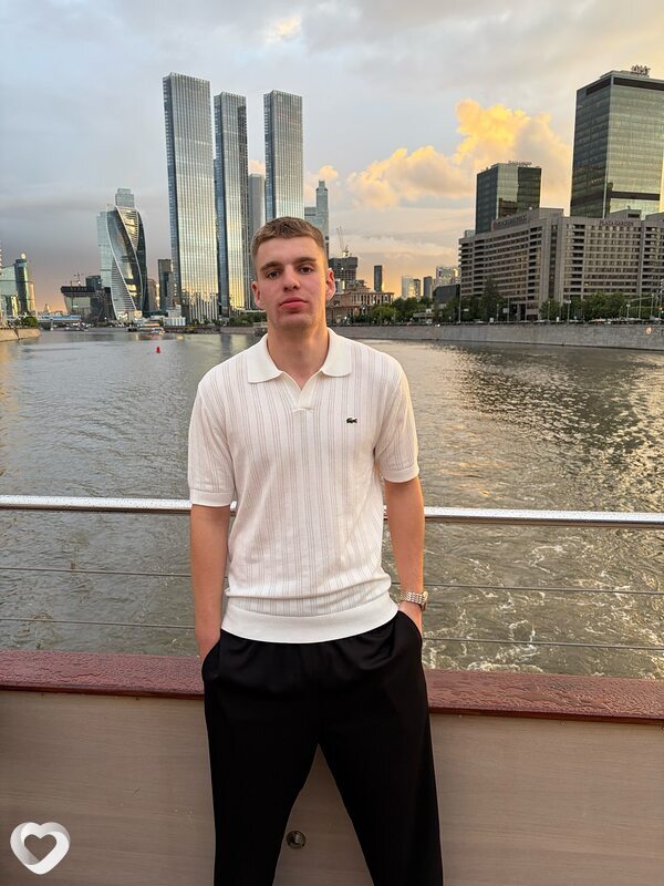 Дима, 19, Севастополе — анкета №4300225