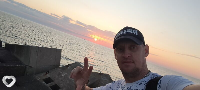 Tom, Млава