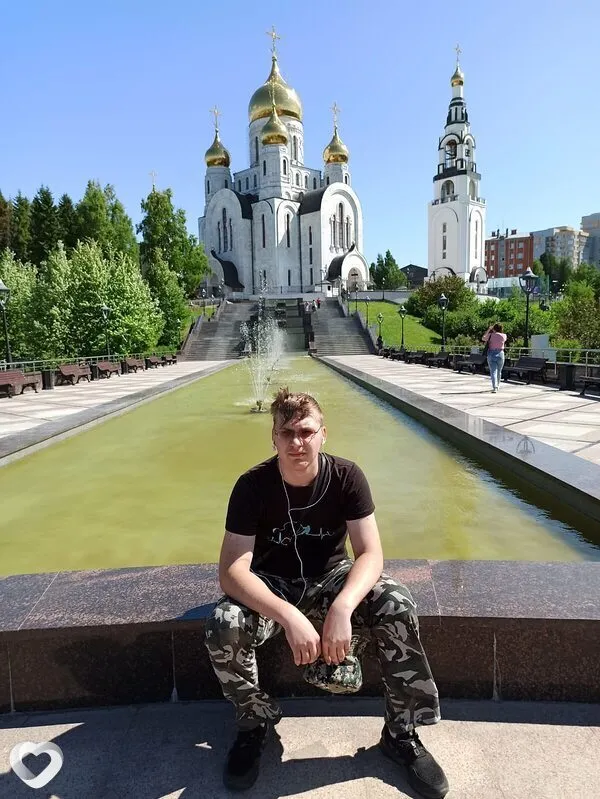 Арсений, 21, Барнауле — анкета №4302468