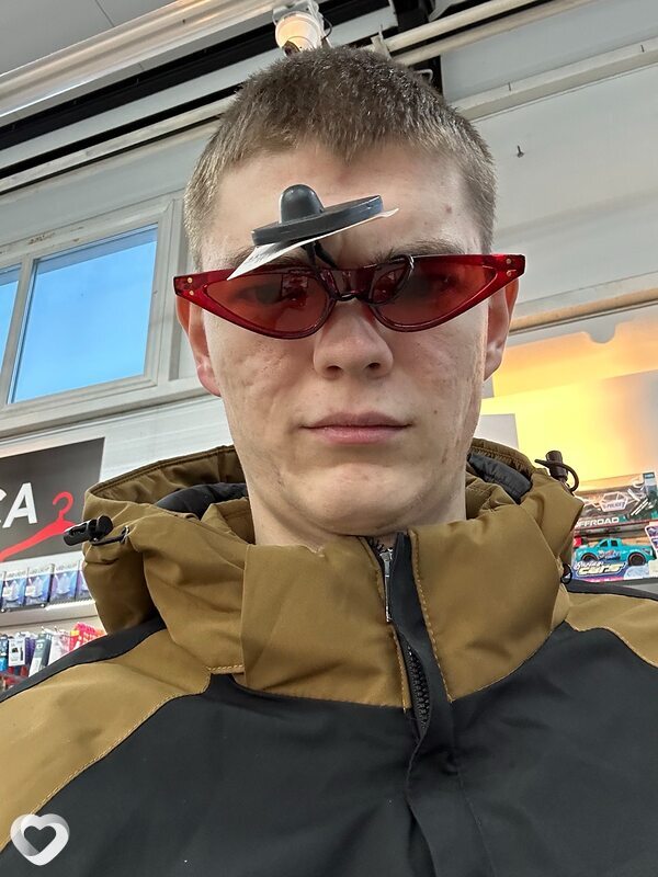 Александр, 19, Барнауле — анкета №4304655