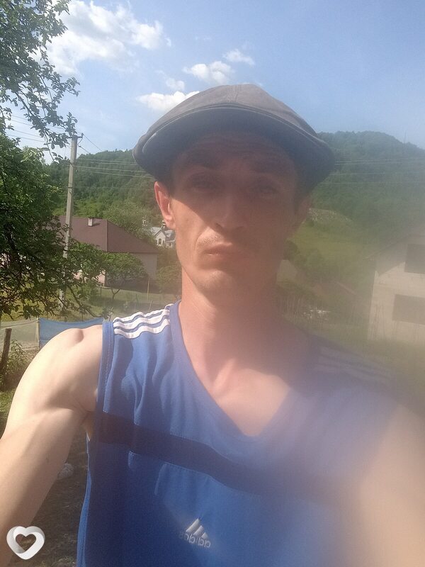 Юра, Хуст