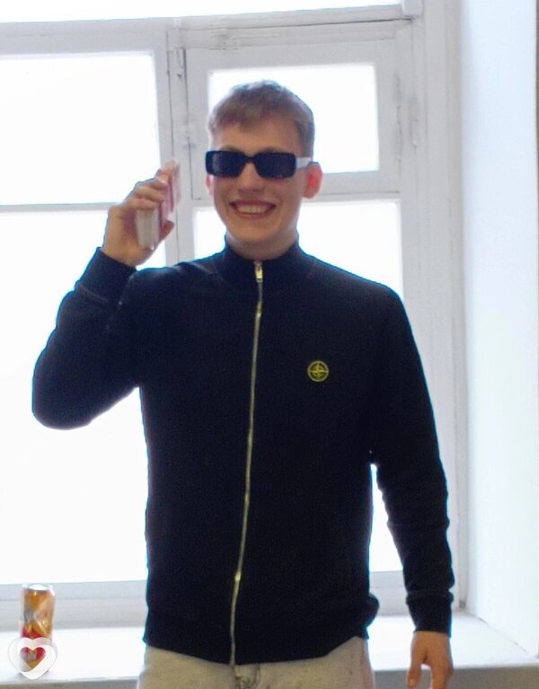 Андрей, 21, Луге — анкета №4312410