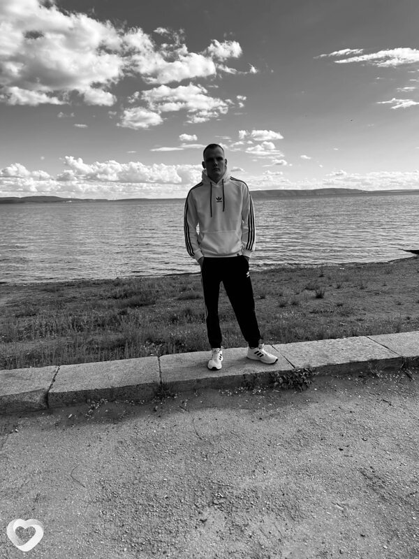 Артем, 20, Тольятти — анкета №4312978