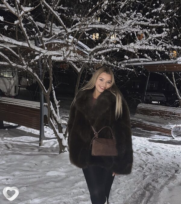 Виктория, 23, Уссурийске — анкета №4313214