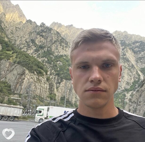 Илья, 26, Омске — анкета №4314187