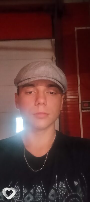 Артем, 20, Омске — анкета №4314480