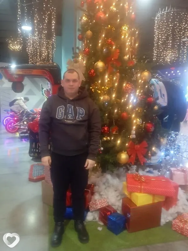 Артём, 22, Новоалтайске — анкета №4320394