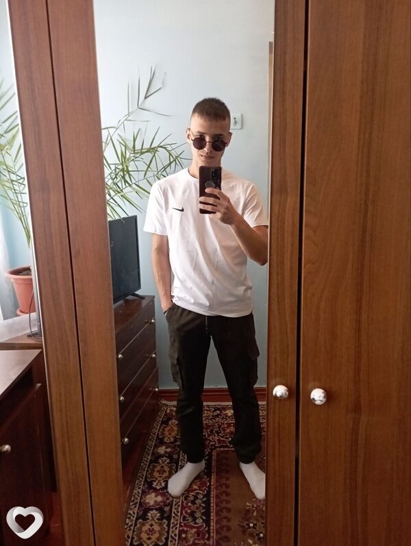 Виктор, 21, Кишинёв — анкета №4320735