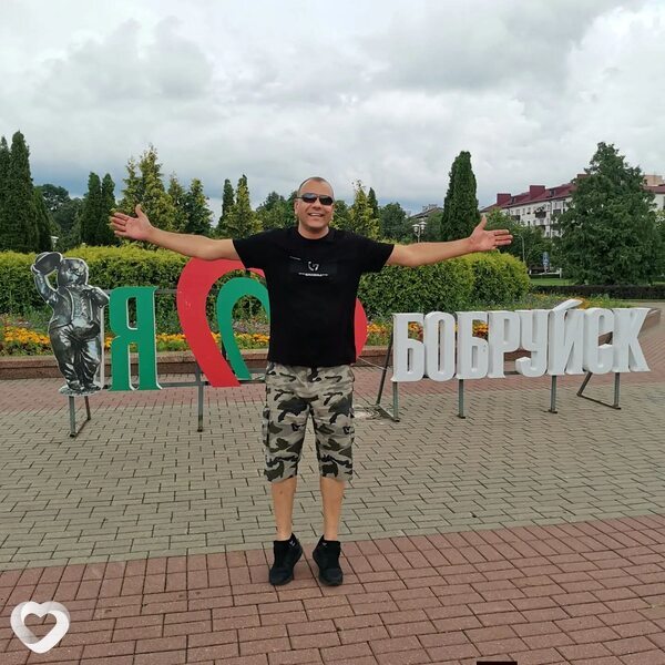 Momo, Октябрьский