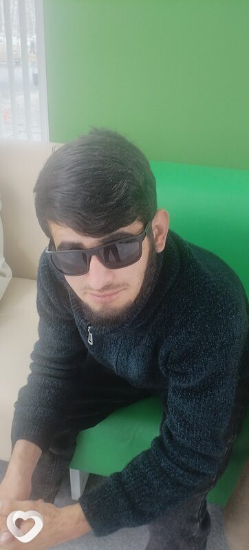 Алек, 21, Белогорске — анкета №4325119
