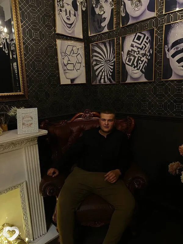 Дмитрий, 22, Горно-Алтайске — анкета №4327244