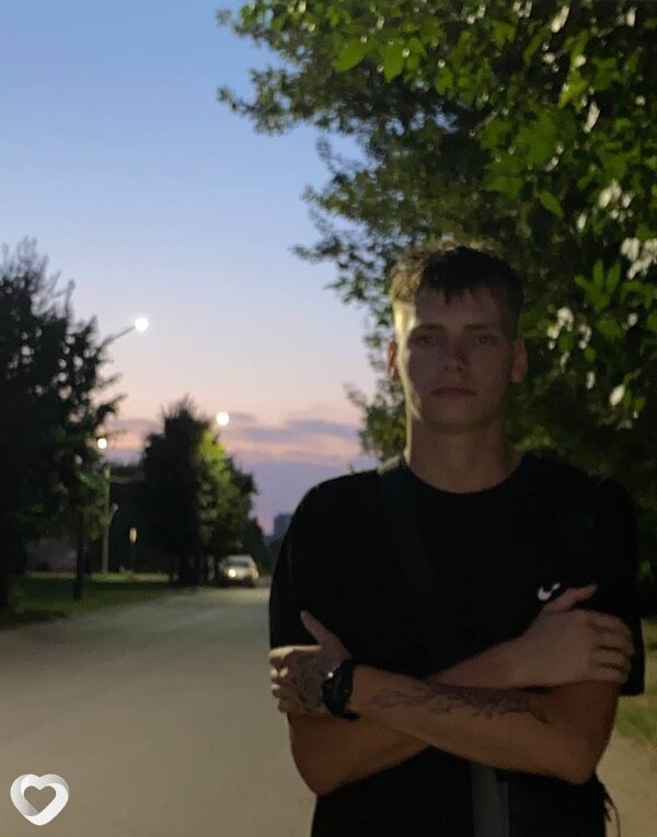 Кирилл, 21, Бобруйске — анкета №4329726