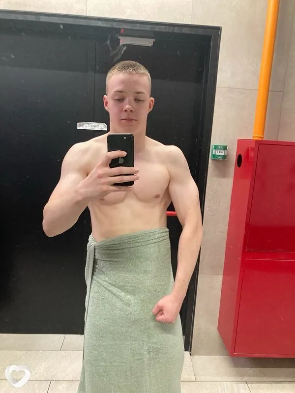 Дима, 22, Москве — анкета №4330600