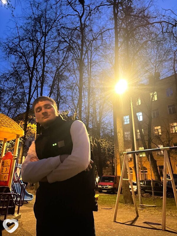 Григорий, 20, Москве — анкета №4332427