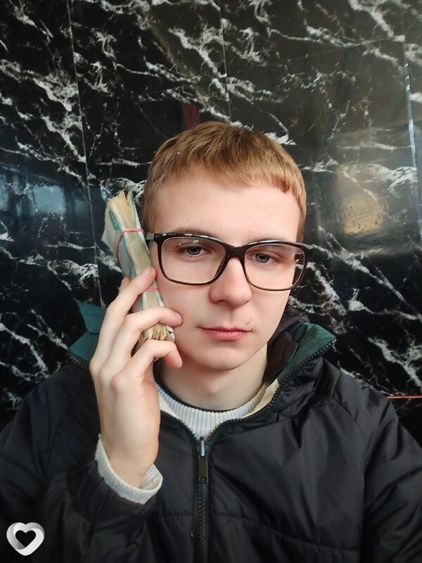 Илья, 19, Новомосковске — анкета №4334035