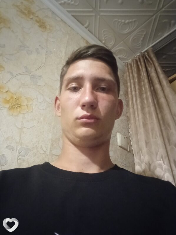 Михаил, 18, Барнауле — анкета №4334748