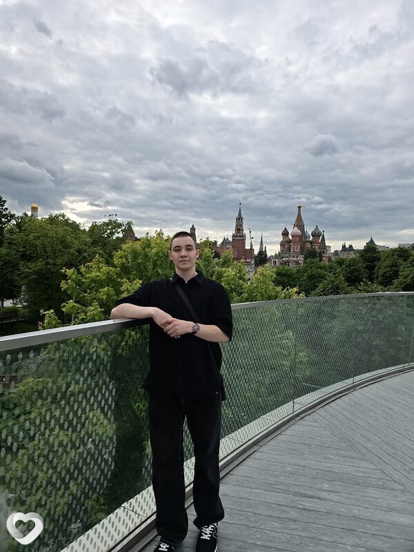 Александр, 18, Москве — анкета №4337306