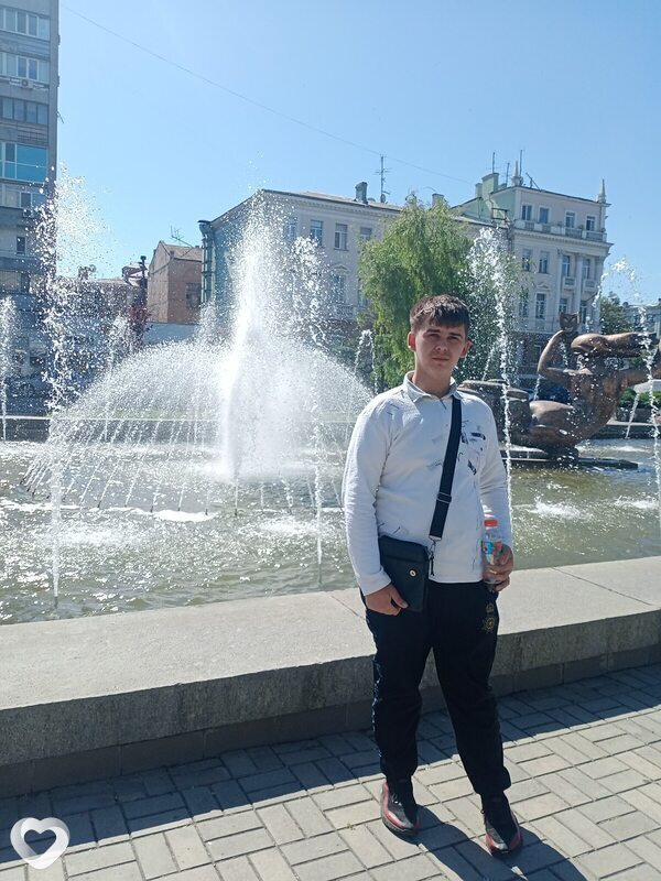 Сергій, 19, Днепр — анкета №4338331