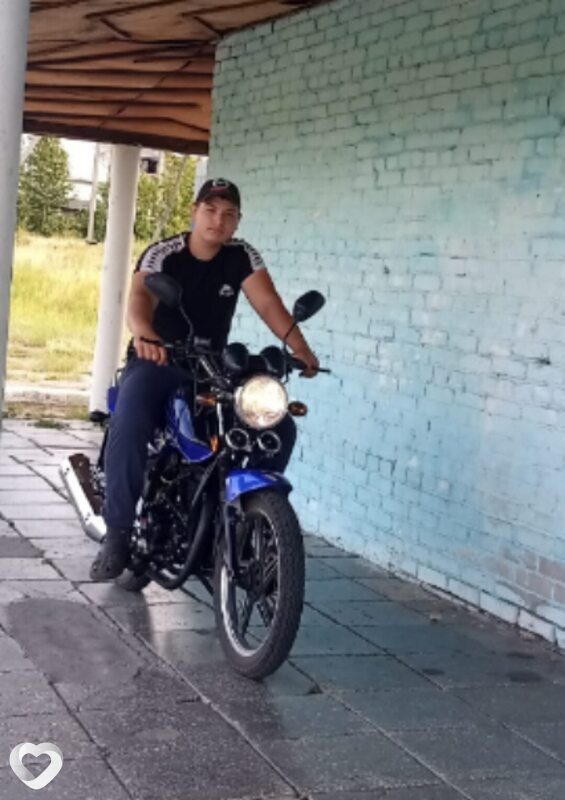 Максим, 19, Кургане — анкета №4338701