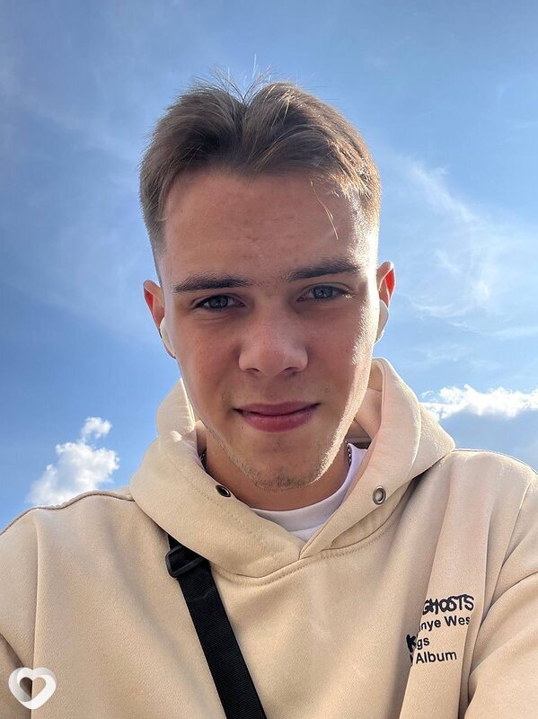 Артём, 21, Москве — анкета №4341116