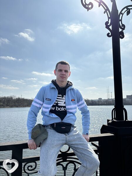 Дима, 21, Донецке — анкета №4342046