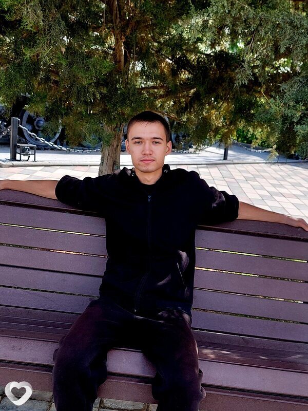 Максим, 21, Атырау(гурьев) — анкета №4344925