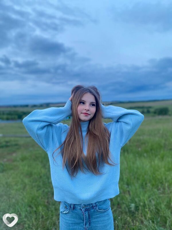 Сашуля, 21, Альметьевске — анкета №4345823