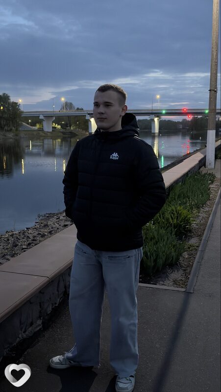 Влад, 18, Пинске — анкета №4347215