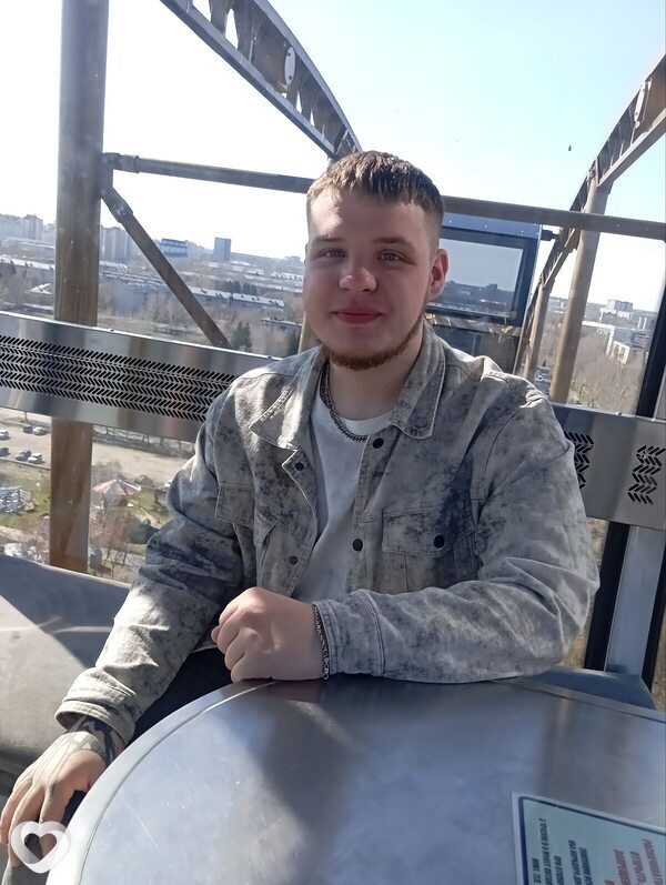 Владимир, 21, Барнауле — анкета №4350991