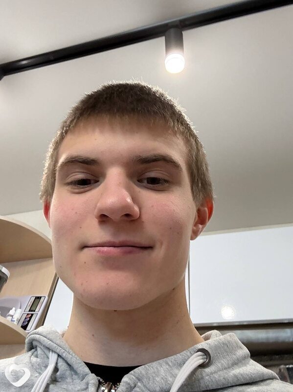 Александр, 18, Томске — анкета №4351245