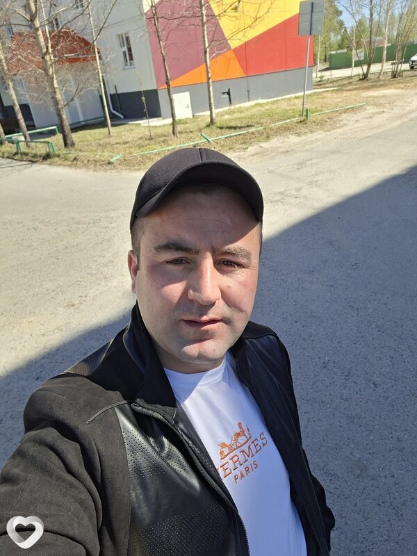 Али, Ноябрьск